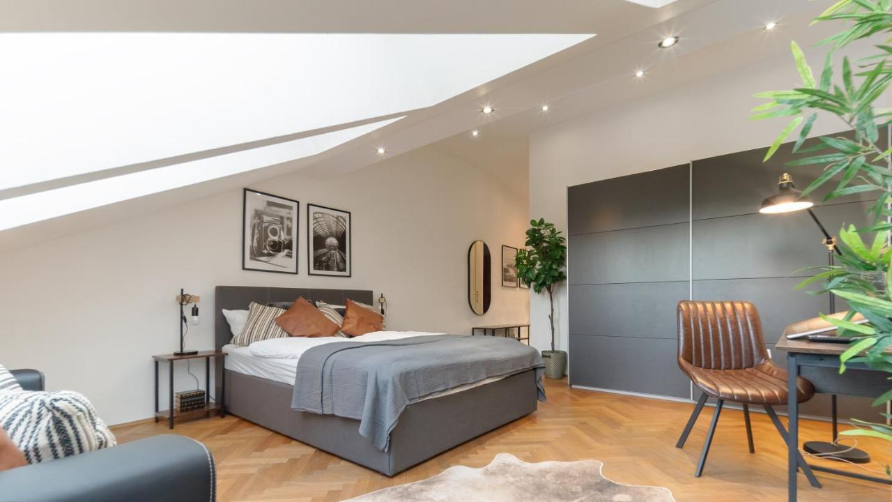 Designer Apartments, 2 Min To U1 Reumannplatz Вена Экстерьер фото