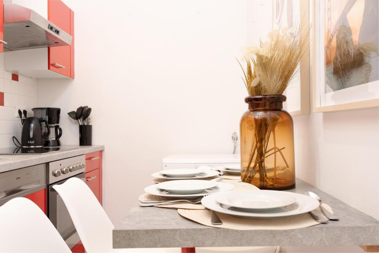 Designer Apartments, 2 Min To U1 Reumannplatz Вена Экстерьер фото