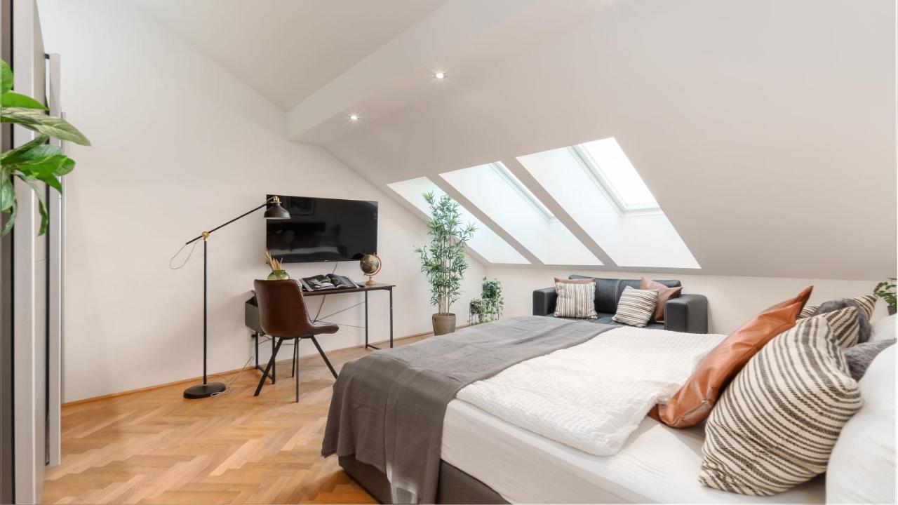 Designer Apartments, 2 Min To U1 Reumannplatz Вена Экстерьер фото