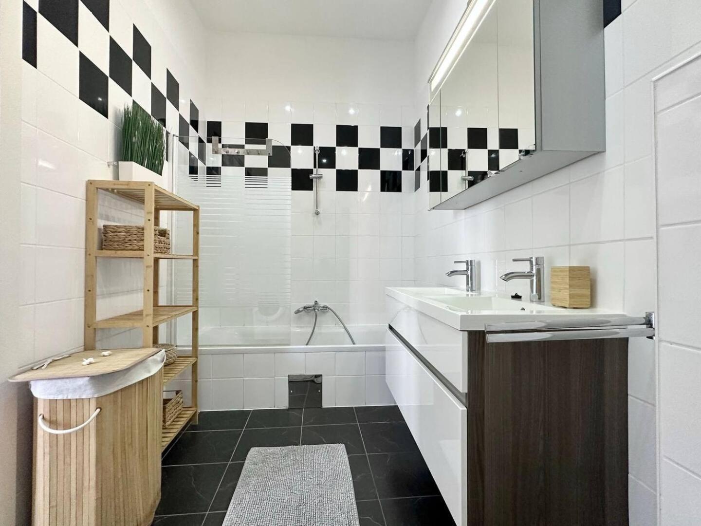 Designer Apartments, 2 Min To U1 Reumannplatz Вена Экстерьер фото