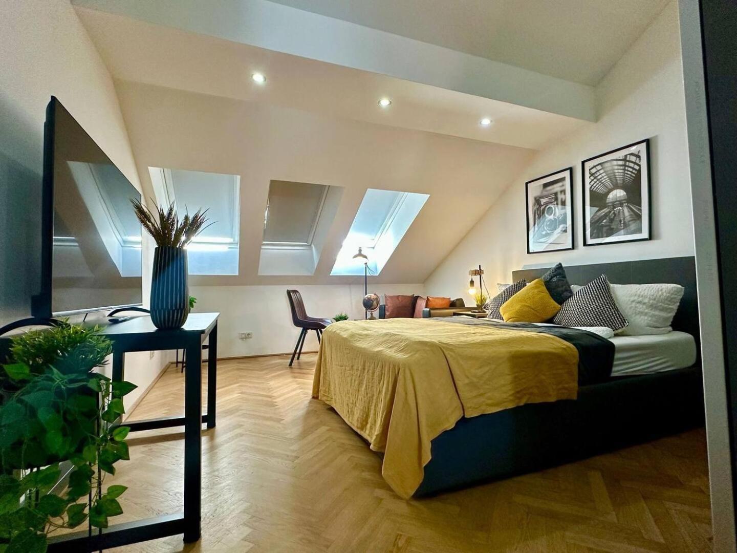 Designer Apartments, 2 Min To U1 Reumannplatz Вена Экстерьер фото